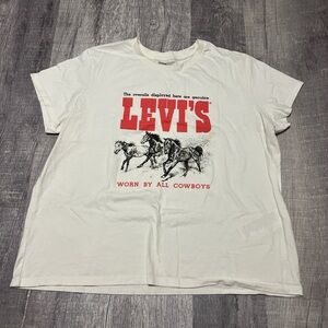 Levi's White Graphic T-Shirt